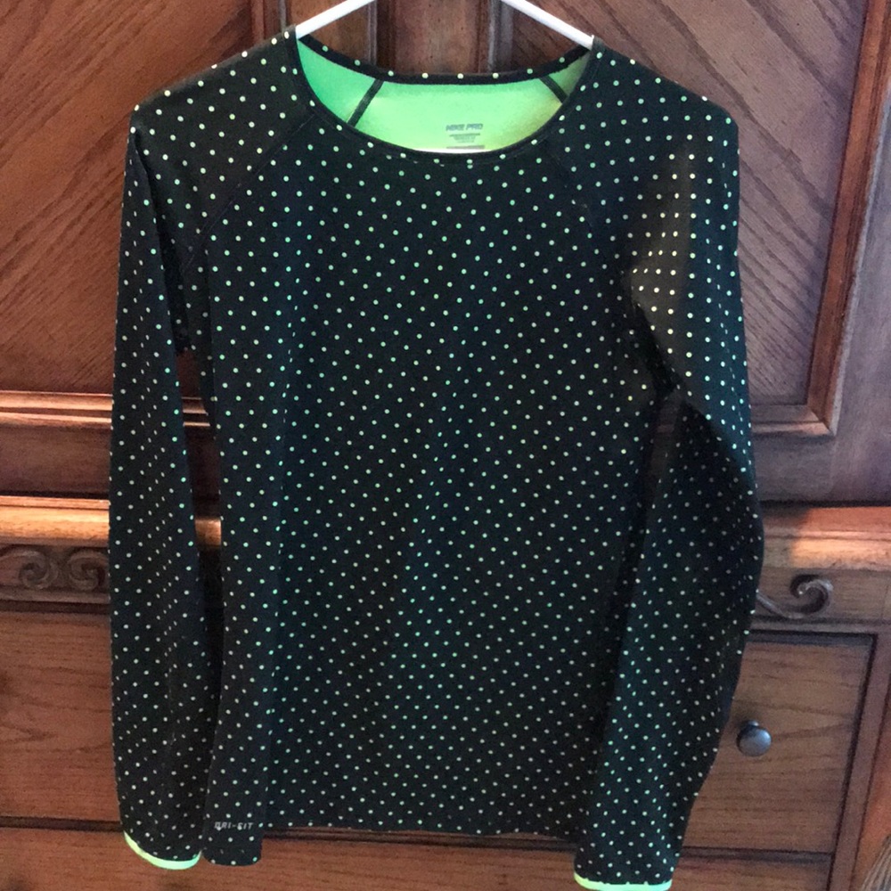 Nike Pull over shirt